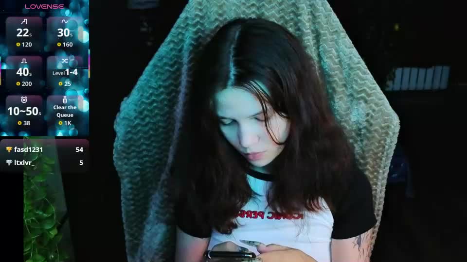 moonberry_yi Adult Chat August 18, 2026