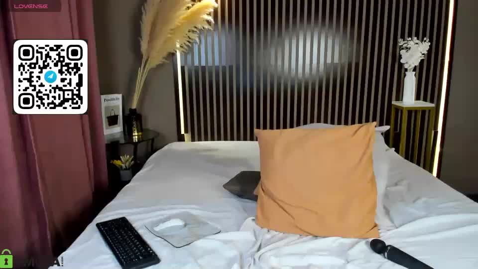 bella_stewartt Adult Chat August 17, 2026