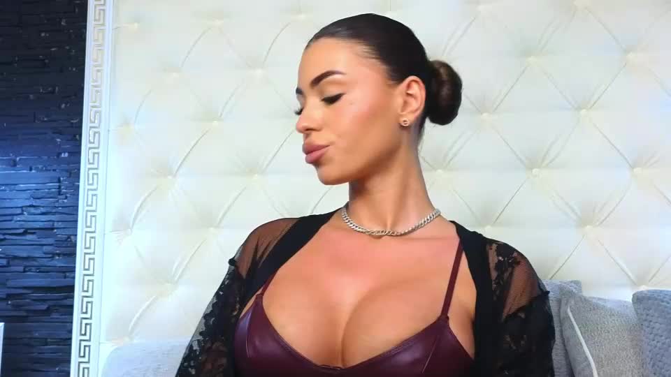 rosevanessa Adult Chat August 17, 2026