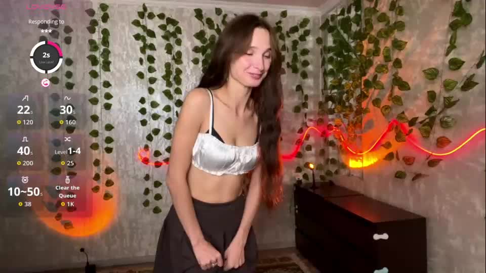 riana_razz Adult Chat August 18, 2026