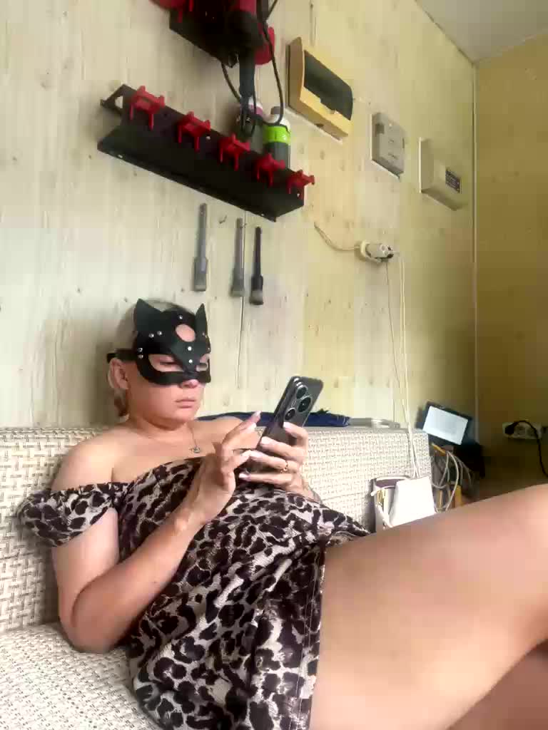 Gospoja_Julia Adult Chat August 18, 2026