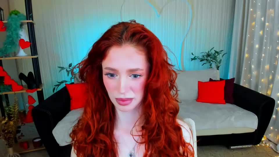 christinaconteeree Adult Chat August 18, 2026