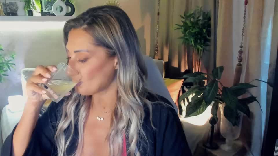 sarahholly Adult Chat August 18, 2026