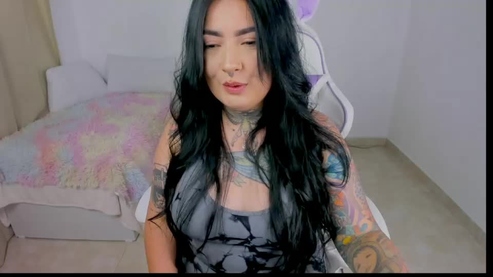 heey_kitty Adult Chat August 18, 2026