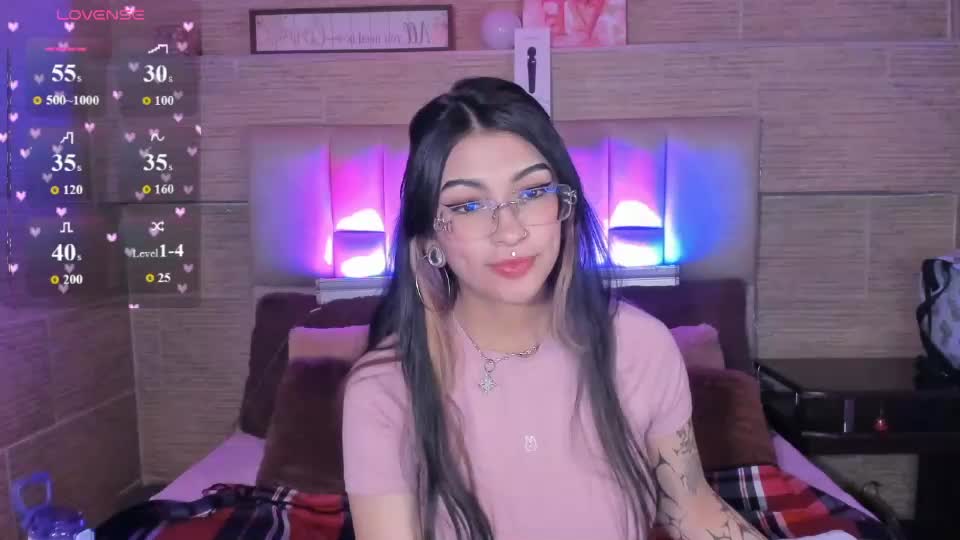 mia_smoke_ Adult Chat August 18, 2026