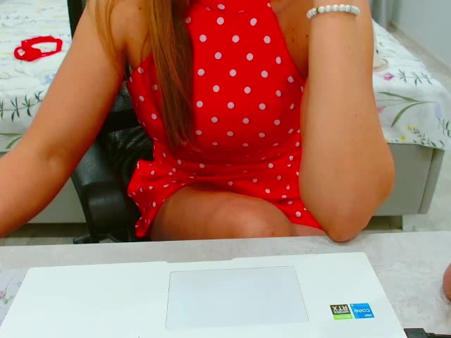 JuicyGloss Adult Chat August 18, 2026