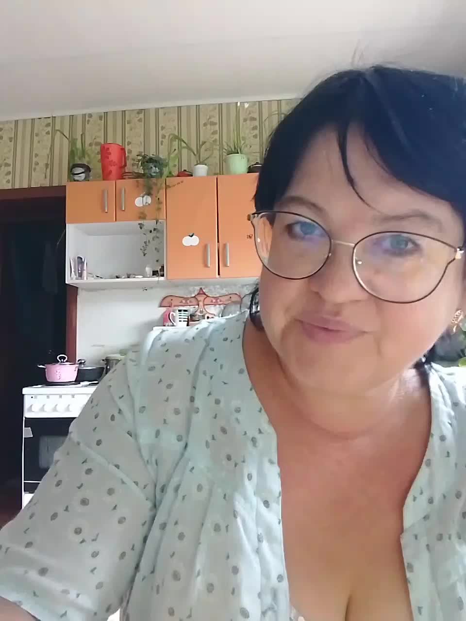 Tanya19722 Adult Chat August 18, 2026