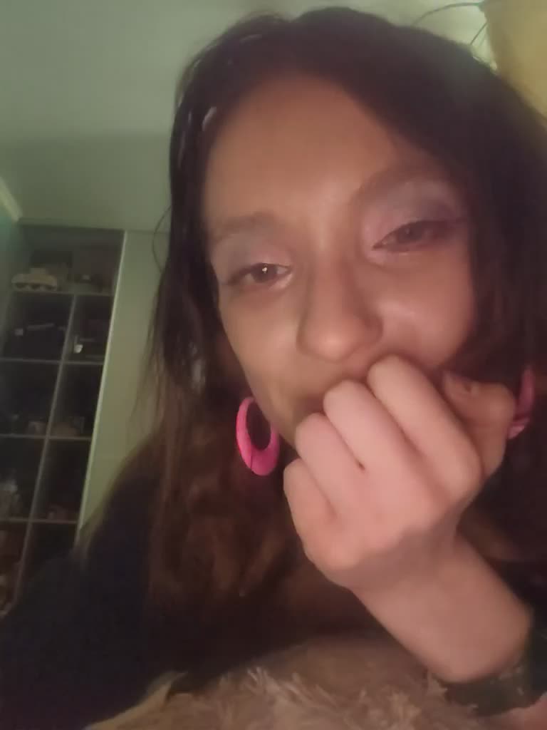 ivvikkilove1994 Adult Chat August 18, 2026