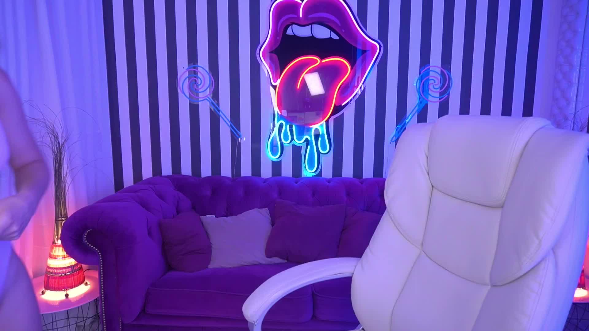 LittleJulii Adult Chat August 18, 2026