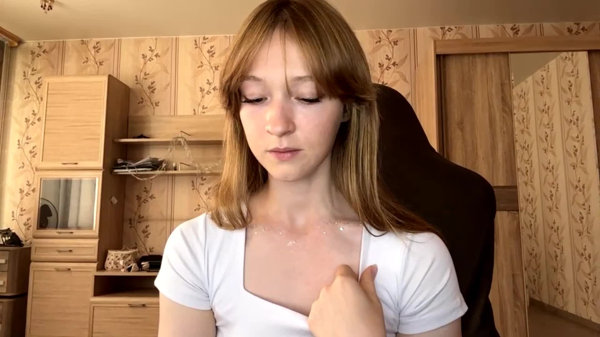 LisaSchroyer Adult Chat August 18, 2026