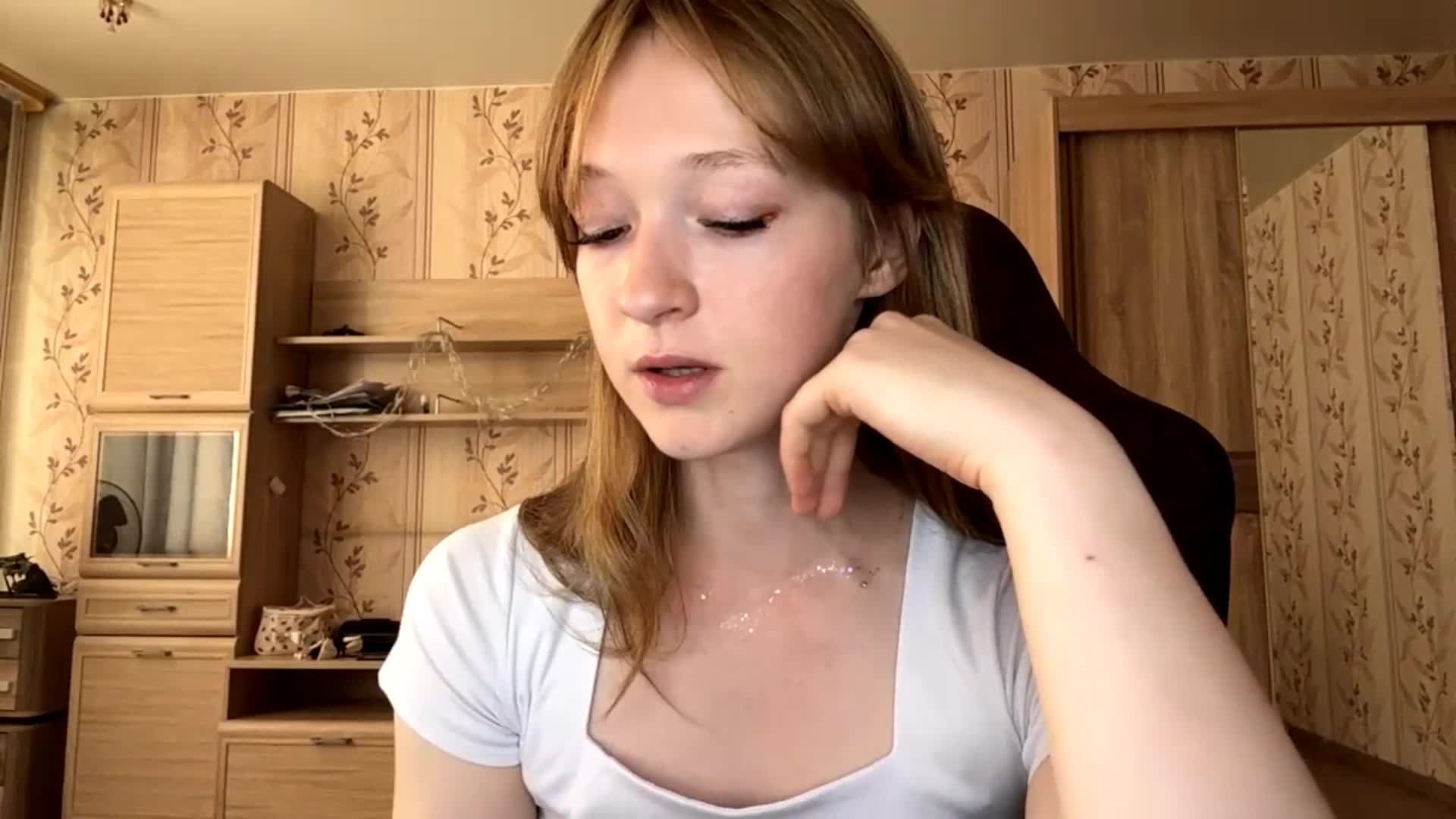 LisaSchroyer Adult Chat August 18, 2026