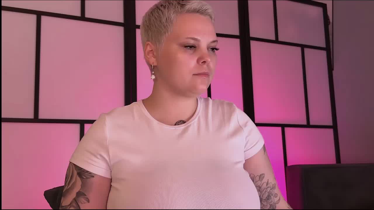 LikaBerry Adult Chat August 18, 2026
