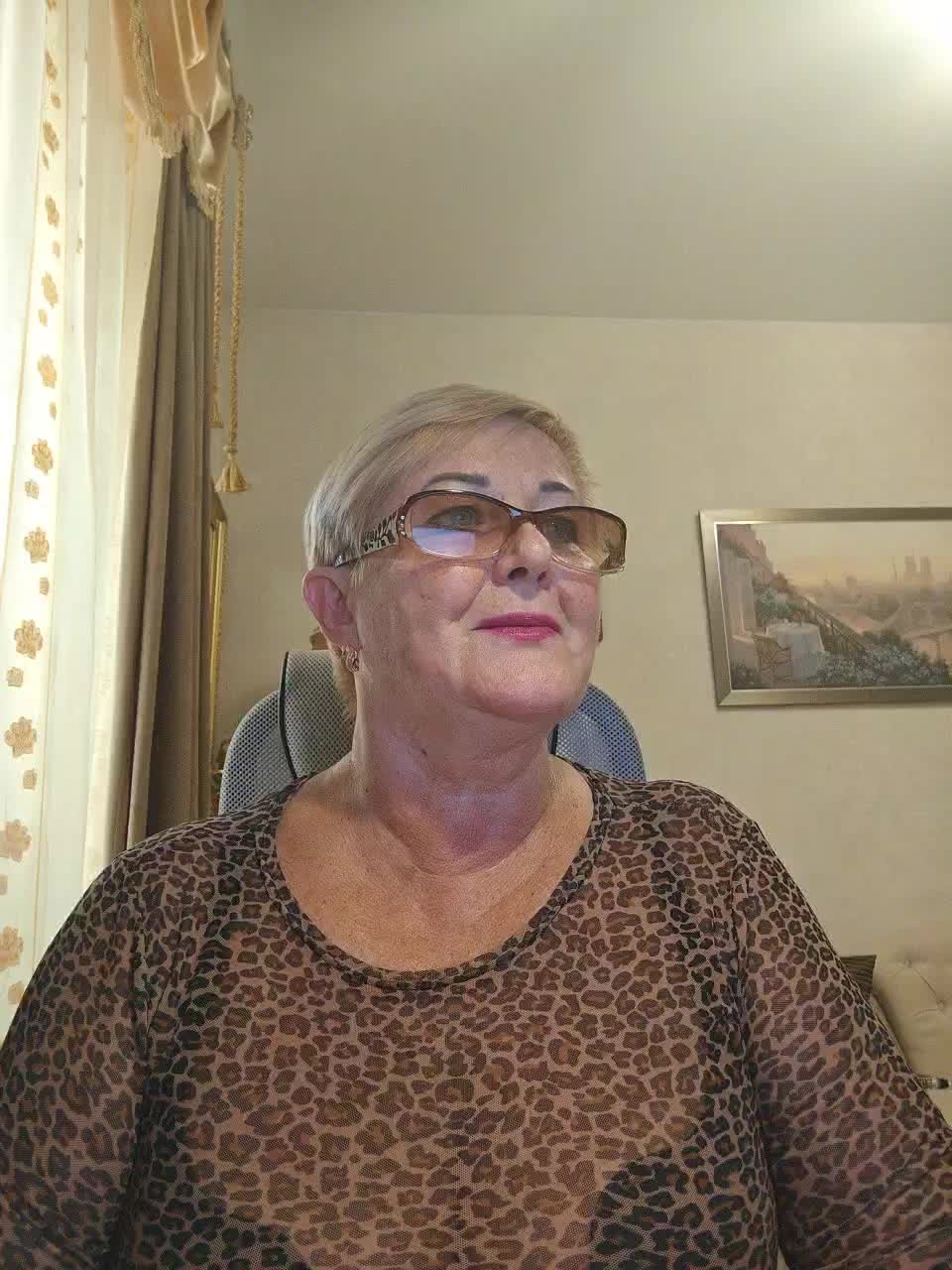 KarinkaSweet Adult Chat August 18, 2026