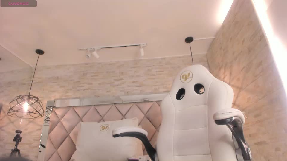 bella_novoa Adult Chat August 19, 2026