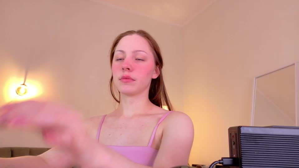 dina_peach Adult Chat August 19, 2026