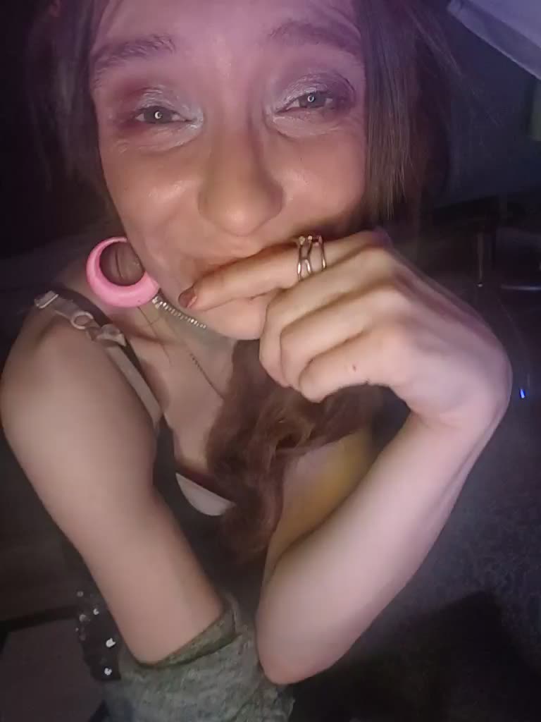 ivvikkilove1994 Adult Chat August 19, 2026