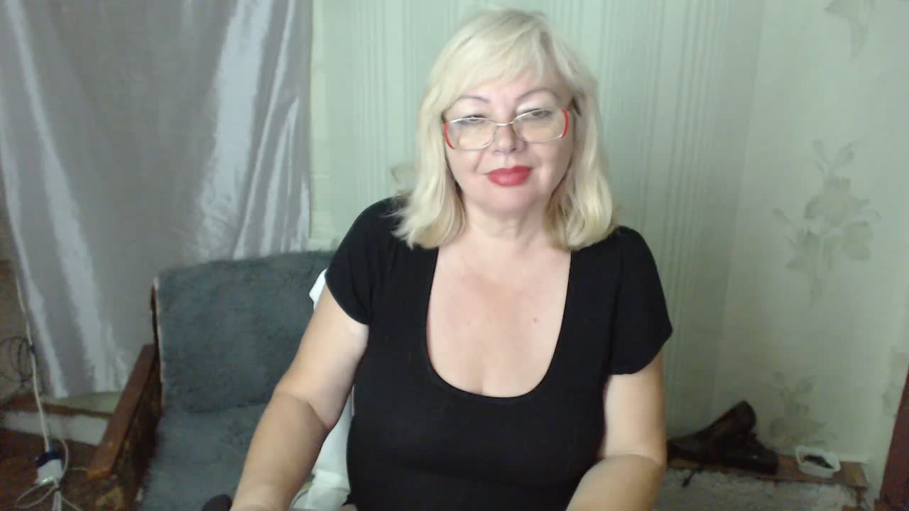 EvelynLoveShy Adult Chat August 19, 2026
