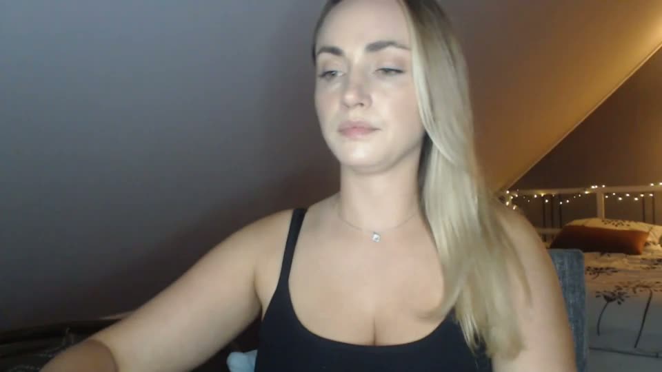 scarlettxblonde Adult Chat August 19, 2026
