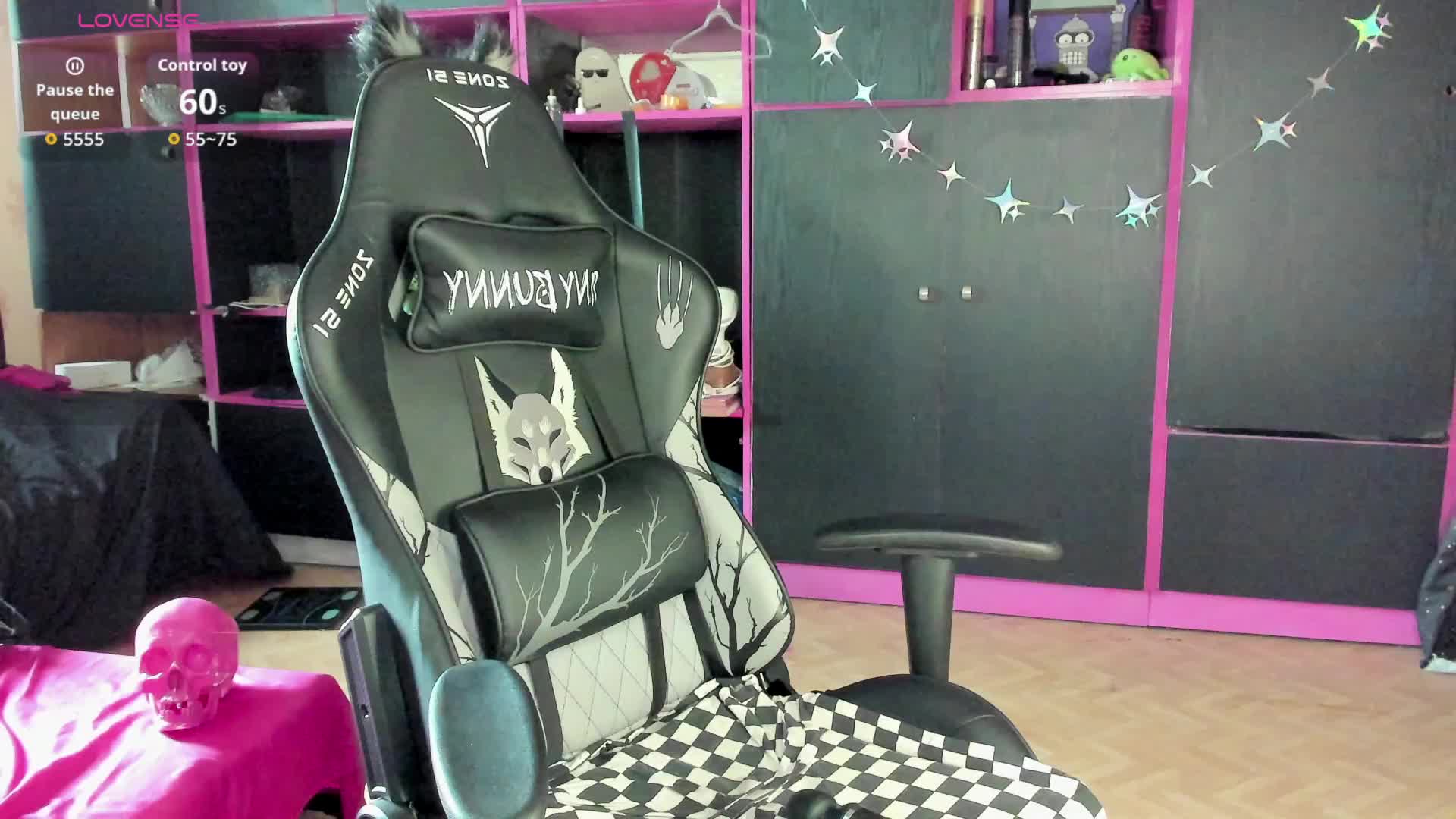 Neon-Baddie Adult Chat August 19, 2026