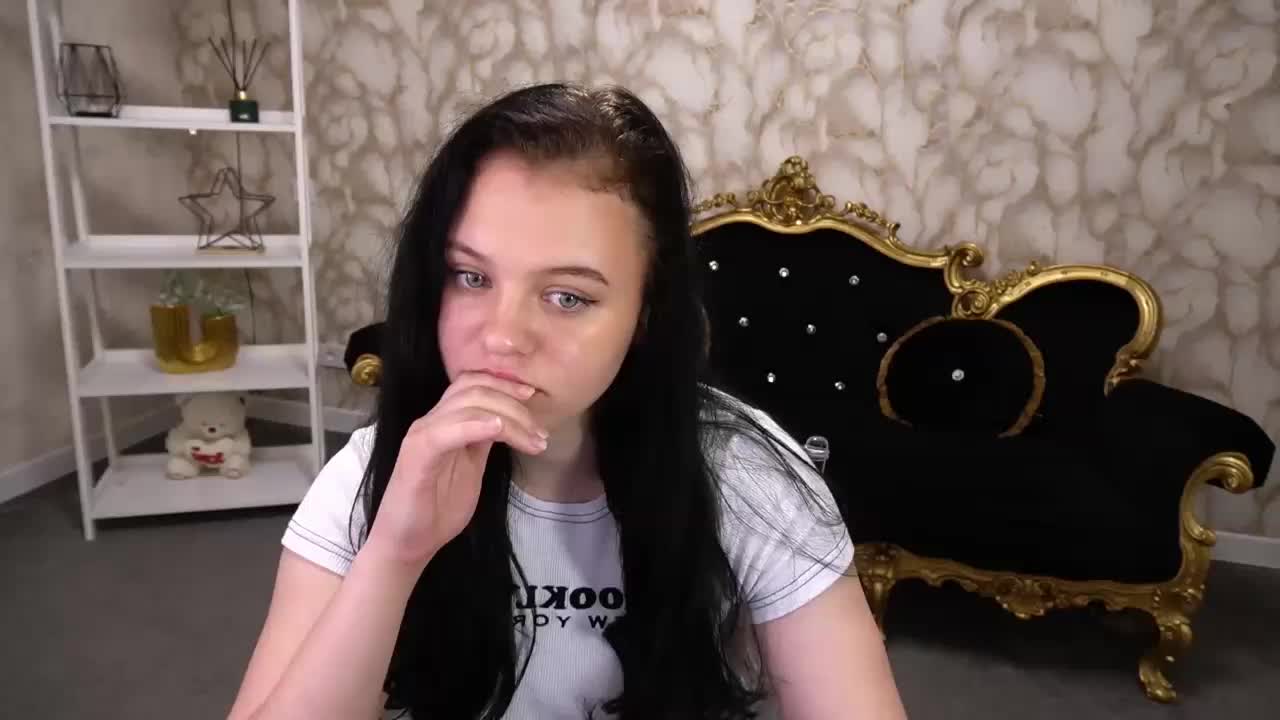 SnowWhiti Adult Chat August 19, 2026