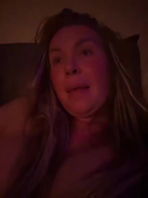 VictoriaFoxxx Adult Chat August 19, 2026