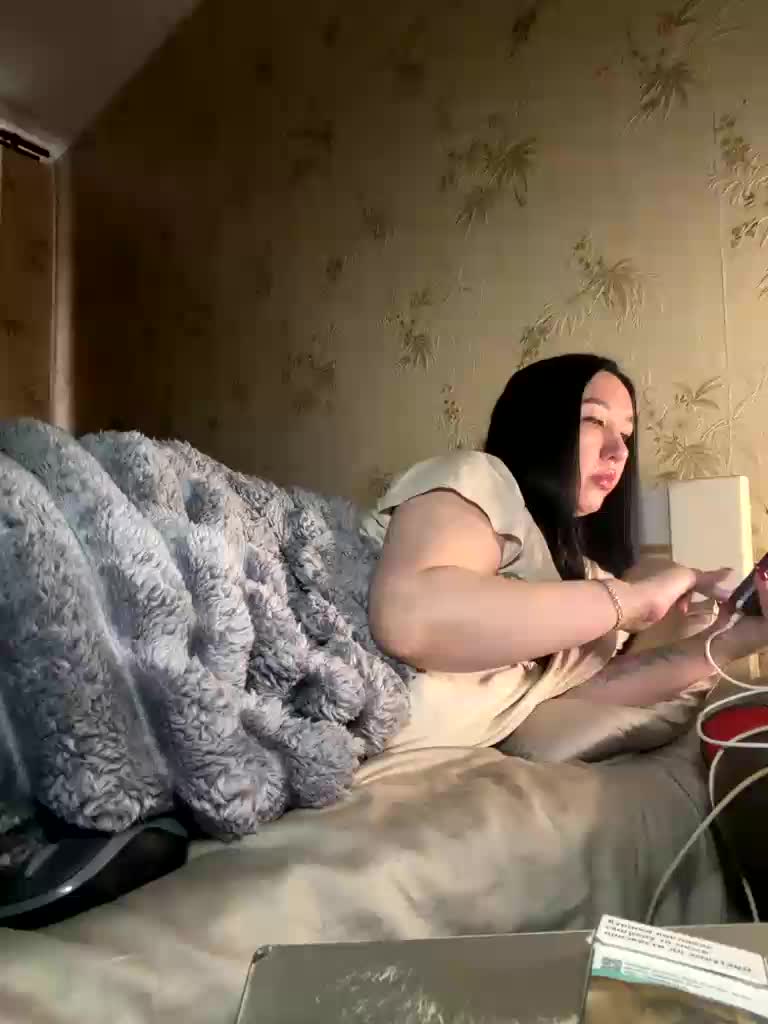 Hotmadamxl Adult Chat August 19, 2026