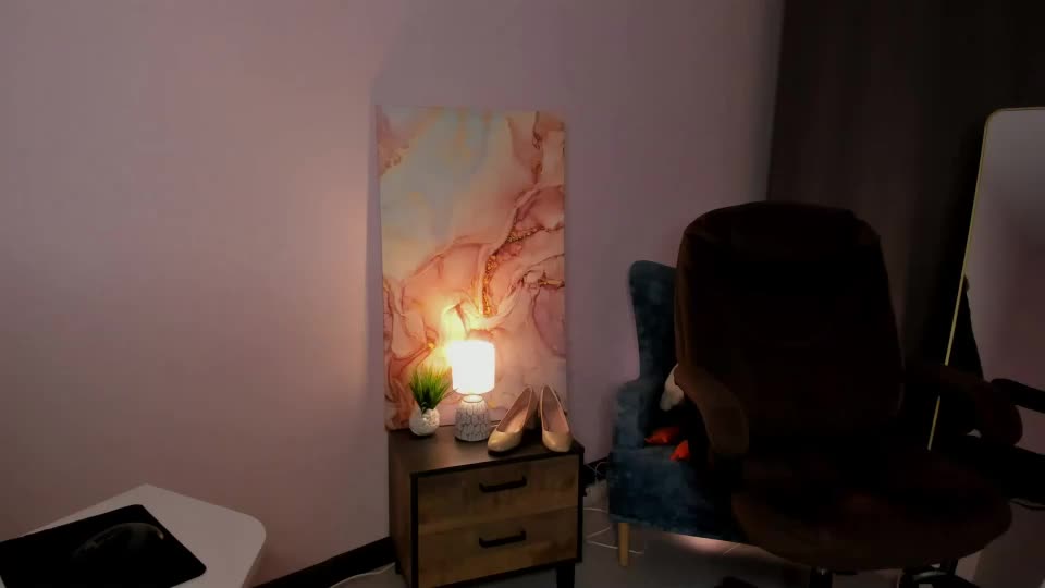 milky_jenny Adult Chat August 19, 2026