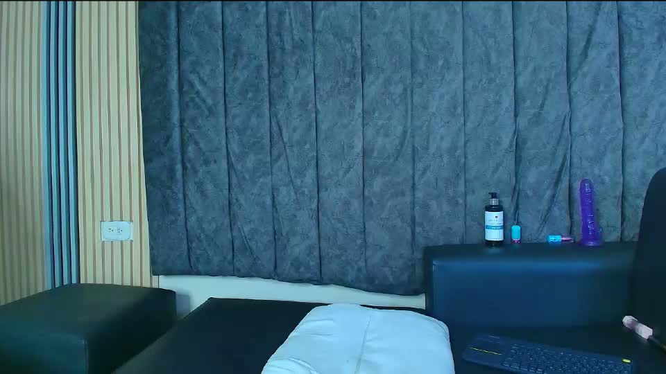 sasha_and_lia Adult Chat August 19, 2026