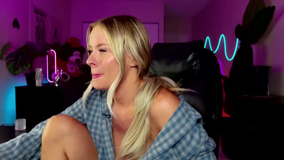 oliviaowens Adult Chat August 20, 2026