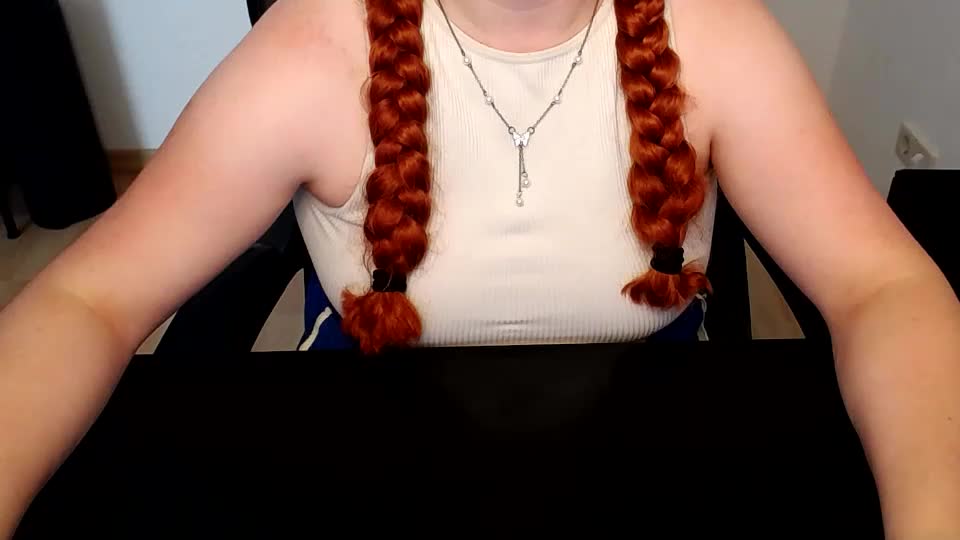 elly_petite Adult Chat August 20, 2026