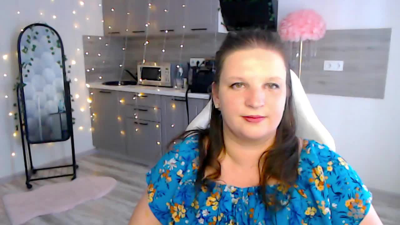 MilaLluna Adult Chat August 20, 2026