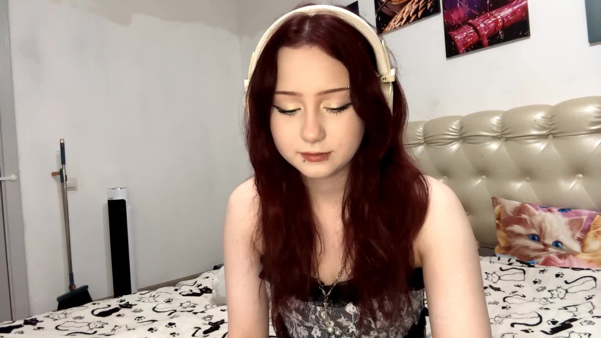 emoemily Adult Chat August 20, 2026