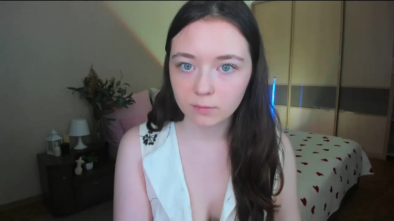 AlluringLookk Adult Chat August 20, 2026