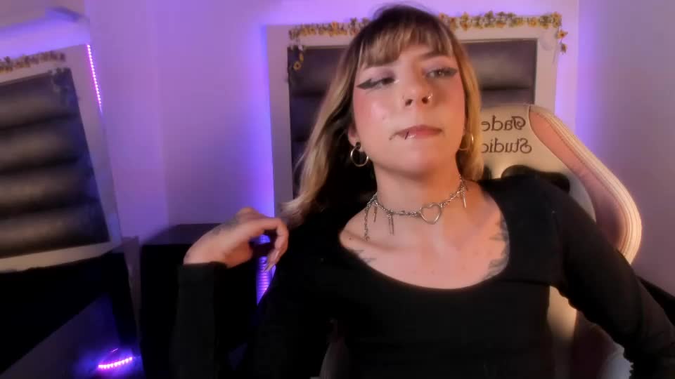 hellen__smith_ Adult Chat August 21, 2026