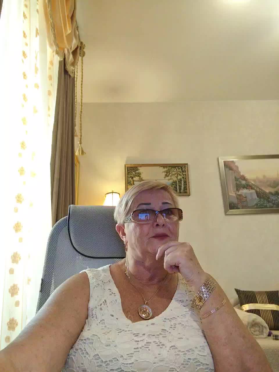KarinkaSweet Adult Chat August 20, 2026