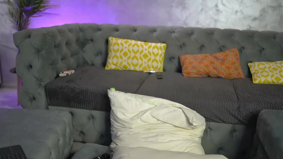 laravoss Adult Chat August 21, 2026
