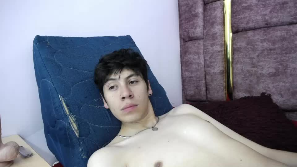 ethan_grayy Adult Chat August 22, 2026
