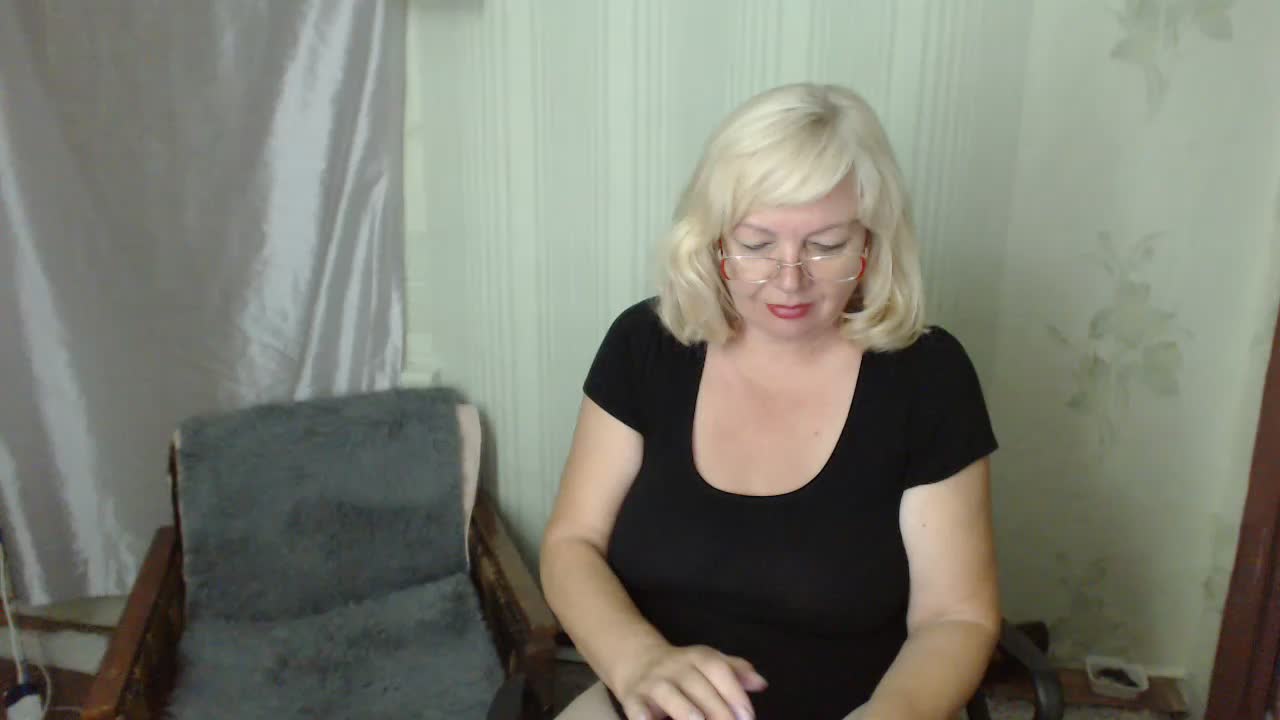 EvelynLoveShy Adult Chat August 22, 2026