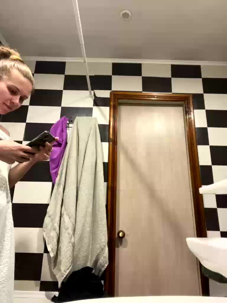 Milana22a Adult Chat August 23, 2026