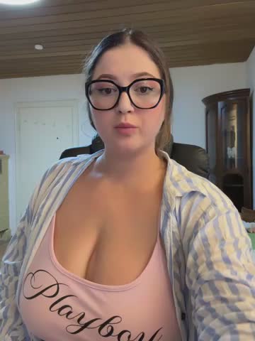 Kamilla_Loop Adult Chat August 24, 2026