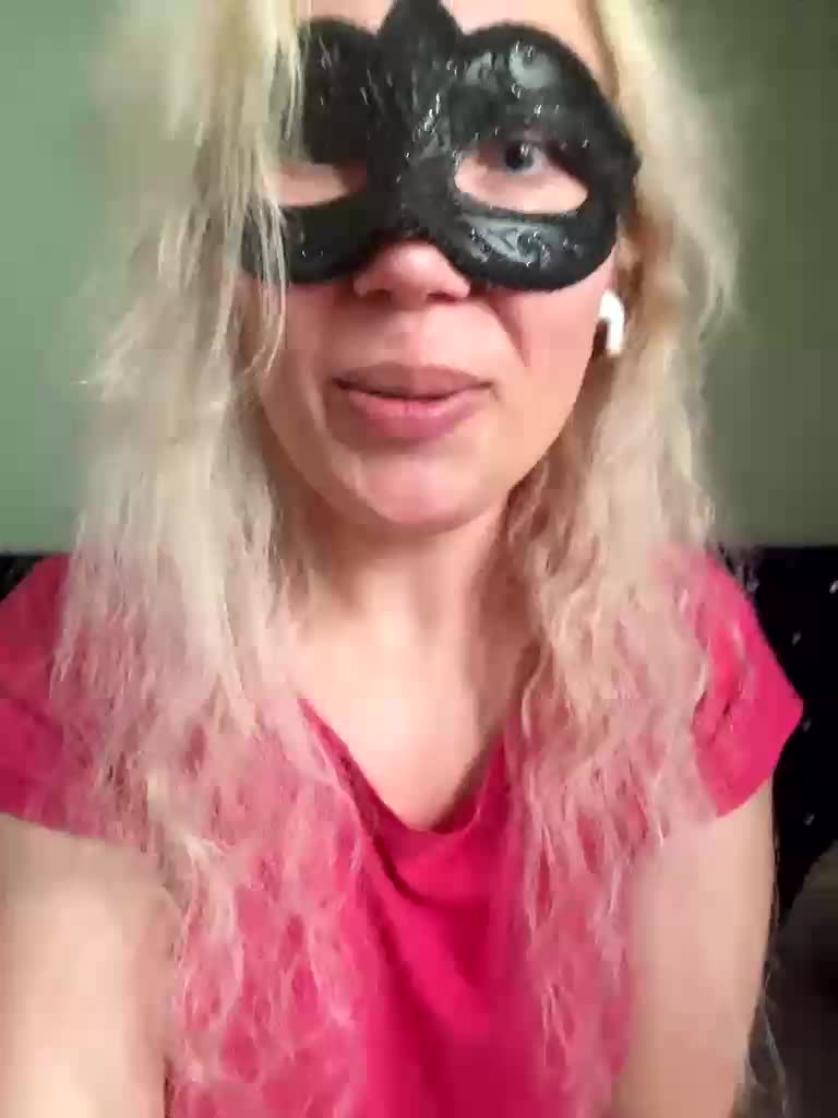 Roxi13 Adult Chat August 23, 2026