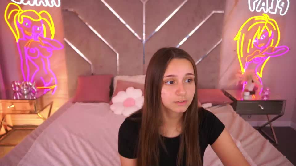 tinynataliee Adult Chat August 23, 2026
