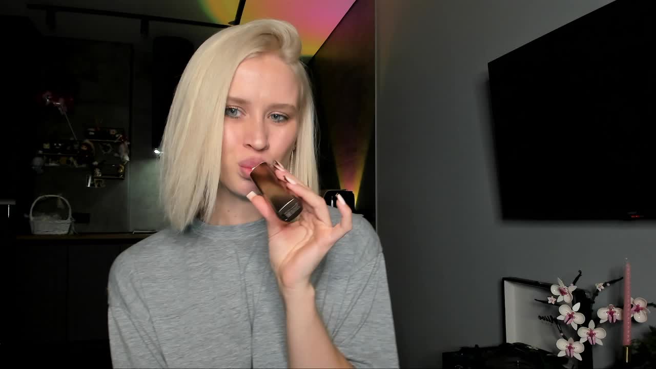 Sunlovv Adult Chat August 23, 2026
