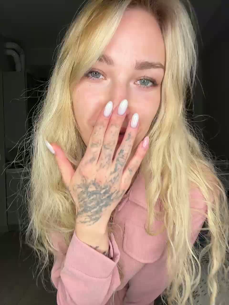 AlinnaAnnila Adult Chat August 23, 2026