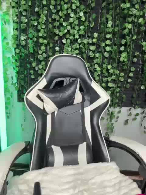 Eva_Kit Adult Chat August 24, 2026