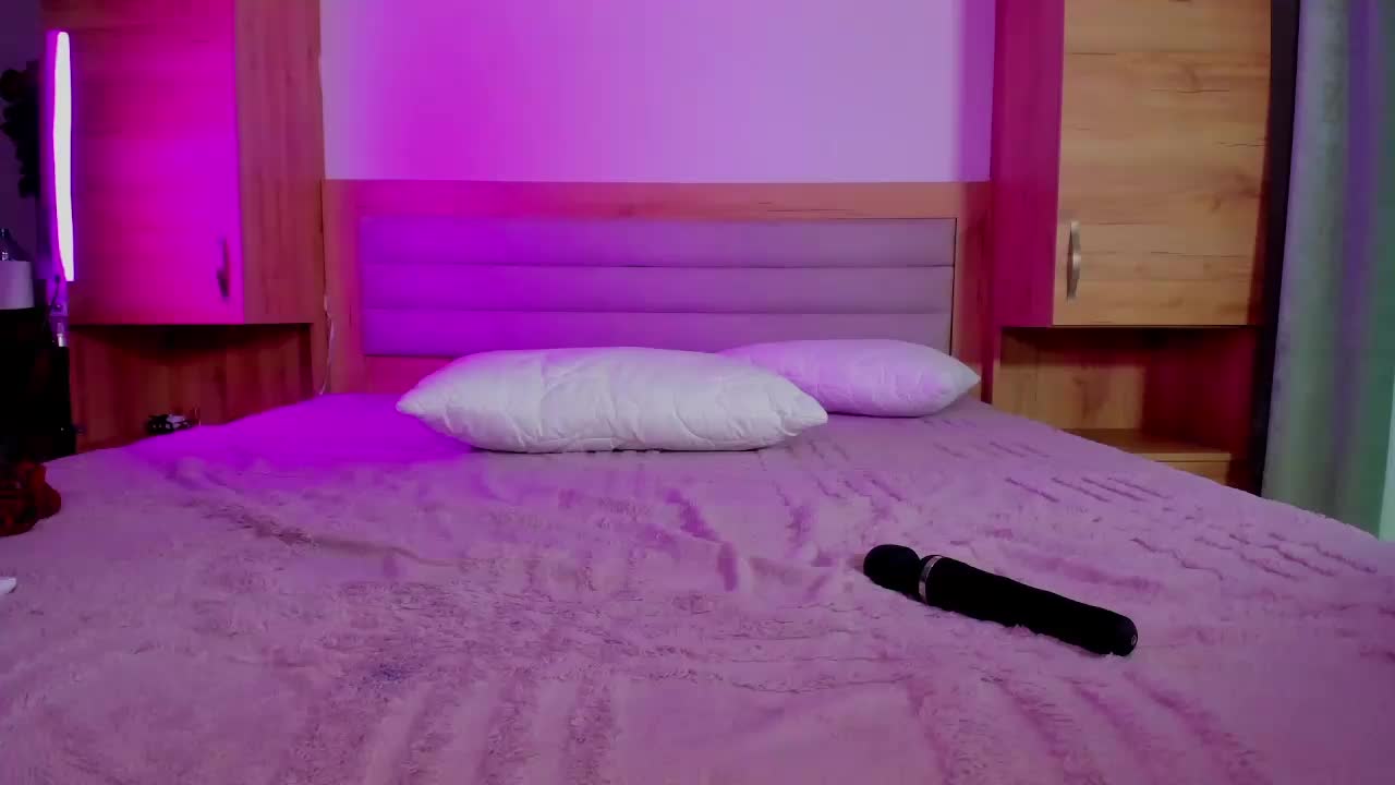 lilmeeow Adult Chat August 24, 2026