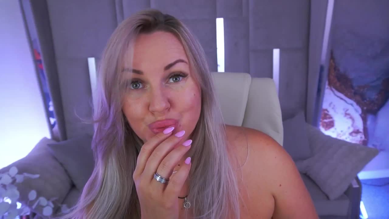 KiraCandyS Adult Chat August 24, 2026