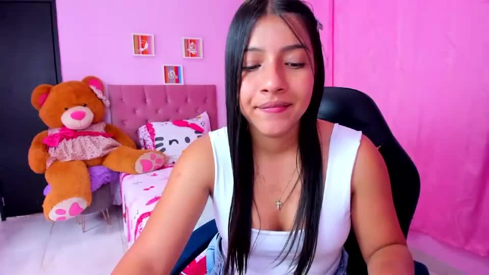 zara_cute18 Adult Chat August 25, 2026