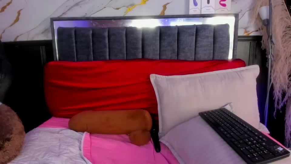 lady_lucy69 Adult Chat August 24, 2026