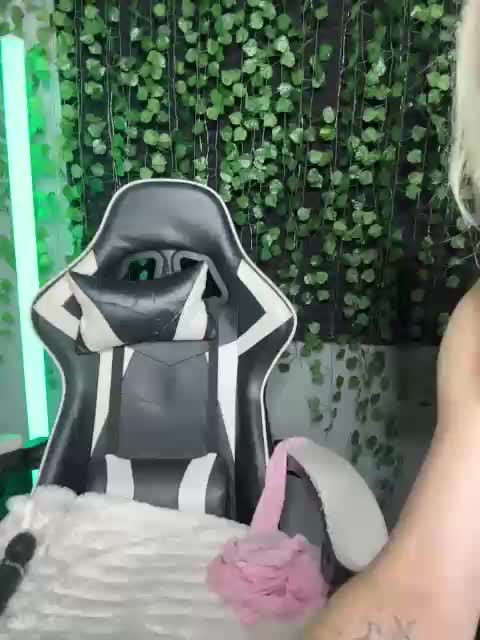Eva_Kit Adult Chat August 25, 2026